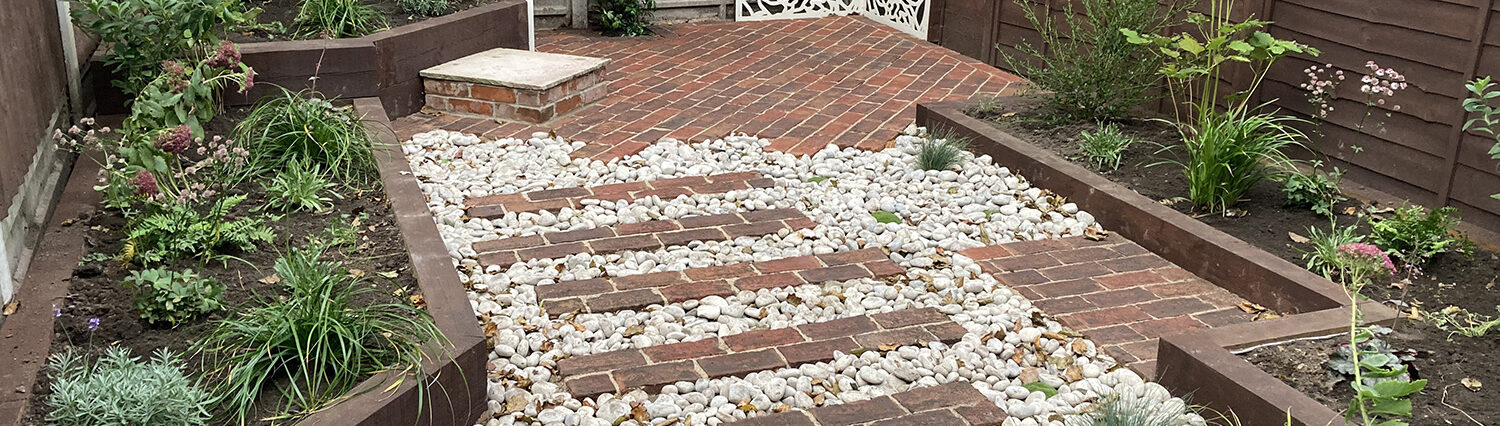 small courtyard garden