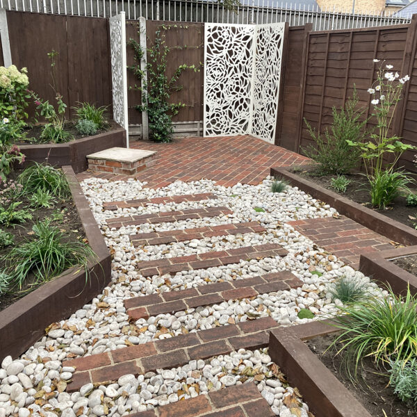 small courtyard garden